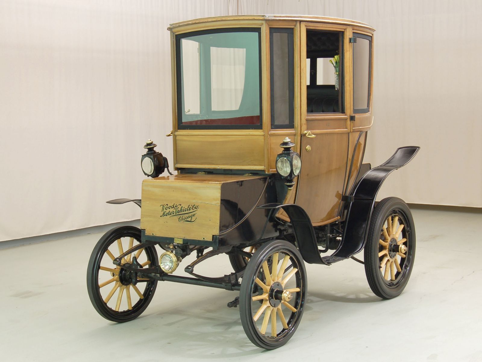 1905 Woods Electric Queen Victoria, antique cars